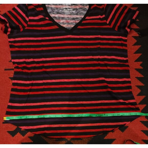 Torrid Women's V-Neck Striped Short Sleeve Classic Fit Top Size 0 Black/Red/Purp - Picture 6 of 9